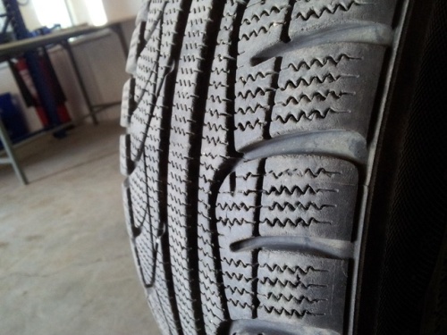 Шины Kumho I'Zen XW KW17 195/65 R15 -- б/у 5