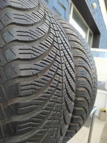 Шины Goodyear Vector 4Seasons GEN-2 205/60 R16 -- б/у 5